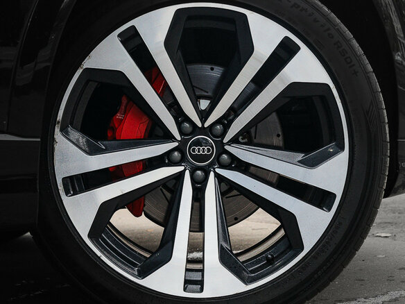 2020 Audi Q8 55 TFSI I (4M), чёрный, 6000000 рублей - вид 8
