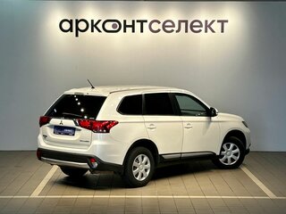 2015 Mitsubishi Outlander III Рестайлинг 2, белый, 1406667 рублей, вид 2