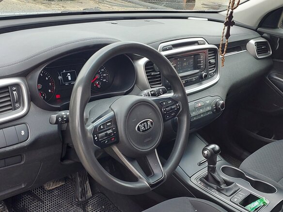 2017 Kia Sorento III Prime, серый, 2300000 рублей - вид 4