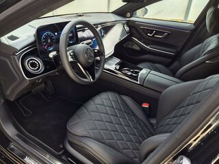 2026 Mercedes-Benz S-Класс 680 Long 4MATIC Guard VII (W223) Рестайлинг, чёрный, 144200000 рублей, вид 4