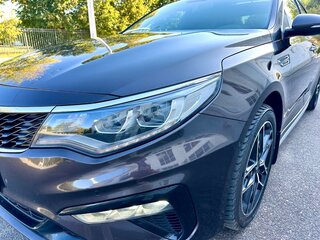 2019 Kia Optima IV Рестайлинг, коричневый, 2385000 рублей, вид 2
