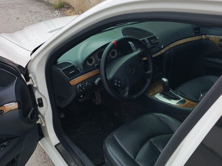 2005 Mercedes-Benz E-Класс 350 III (W211, S211), белый, 1000000 рублей, вид 4