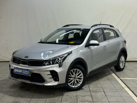 2021 Kia Rio X IV Рестайлинг, серебристый, 1590000 рублей, вид 1