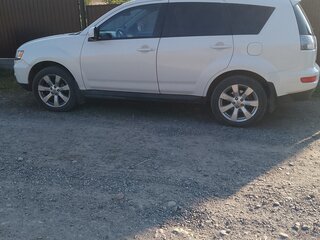 2010 Mitsubishi Outlander II Рестайлинг, белый, 1040000 рублей, вид 5
