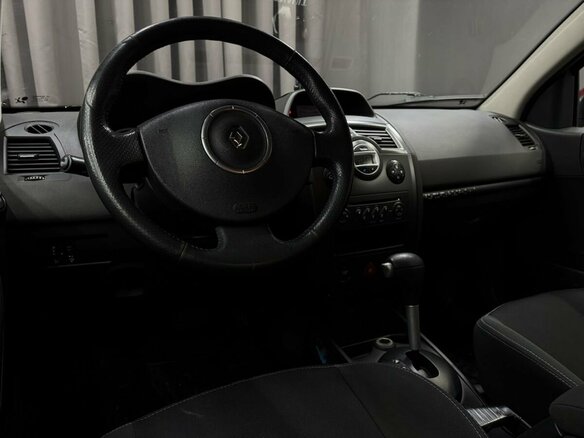 2008 Renault Megane II Рестайлинг, красный, 469999 рублей - вид 9