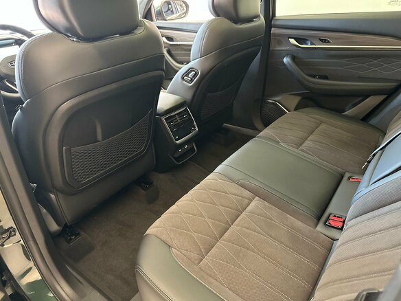 2026 Geely Monjaro, зелёный - вид 12