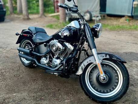 2012 Harley-Davidson Fat Boy, чёрный, 1600000 рублей, вид 1