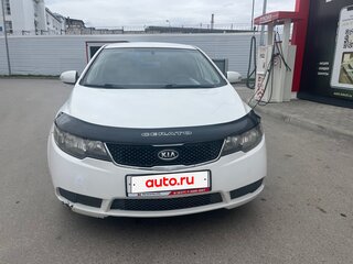 2010 Kia Cerato 5-speed II, белый, 650000 рублей, вид 2