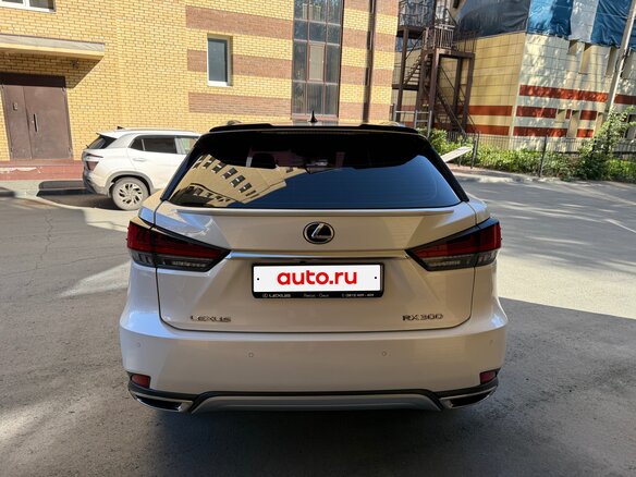 2020 Lexus RX 300 IV Рестайлинг, белый, 4850000 рублей - вид 10