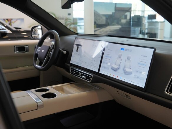 2026 Li Auto (Lixiang) L6 I, белый, 8790000 рублей - вид 35