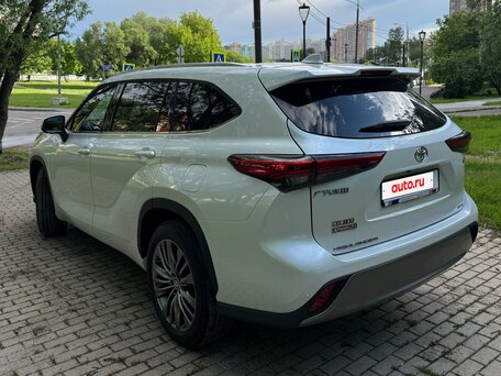2026 Toyota Highlander IV (XU70), белый, вид 3