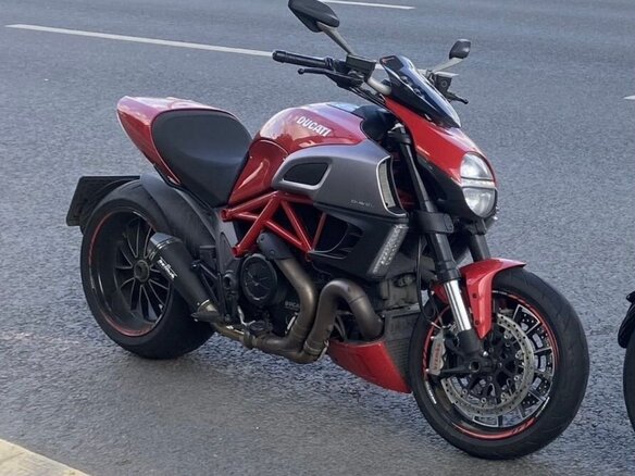 2012 Ducati Diavel, красный, 900000 рублей - вид 2