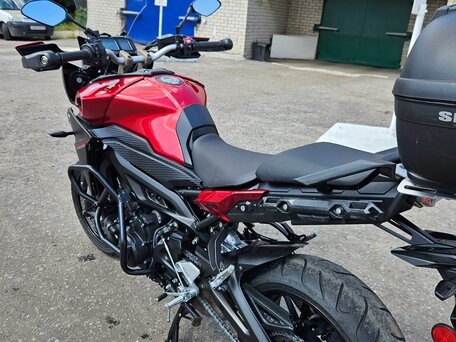 2016 Yamaha MT-09 Tracer (FJ-09), красный, 870000 рублей, вид 3