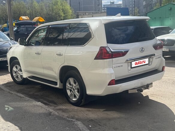 2017 Lexus LX 450d III Рестайлинг 2, белый, 7200000 рублей - вид 9