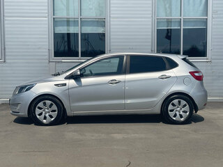 2014 Kia Rio 6-speed III, серебристый, 615000 рублей, вид 2