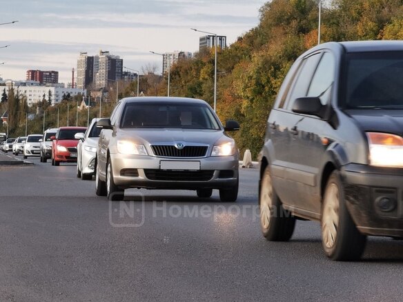 2011 Skoda Octavia II (A5) Рестайлинг, серый, 830000 рублей - вид 1