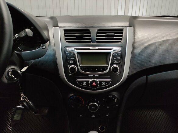 2013 Hyundai Solaris I, белый, 858000 рублей - вид 11