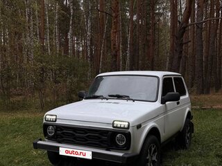 2015 Lada (ВАЗ) 2121 (4x4) I Рестайлинг, белый, 530000 рублей, вид 1