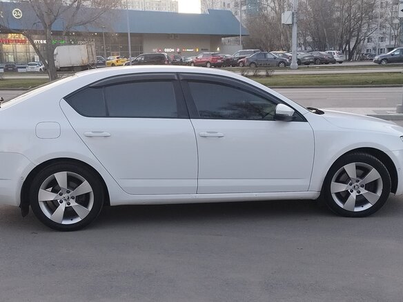 2013 Skoda Octavia III (A7), белый, 1200000 рублей - вид 2