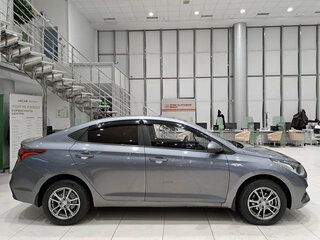 2018 Hyundai Solaris II, серый, 1350000 рублей, вид 4