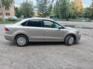2015 Volkswagen Polo V Рестайлинг, бежевый, 1050000 рублей, вид 4