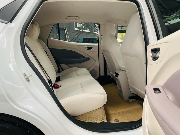 2025 MG 4 EV 42.8 kWh II, белый, 1480000 рублей - вид 13
