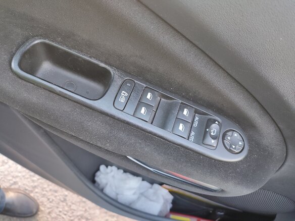 2012 Citroen C3 Picasso I, белый, 650000 рублей - вид 9