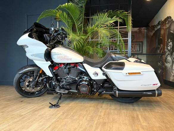2024 Harley-Davidson CVO Road Glide ST, белый, 4900000 рублей - вид 6