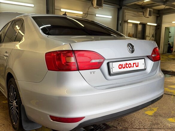 2013 Volkswagen Jetta VI, серебристый, 880000 рублей - вид 14