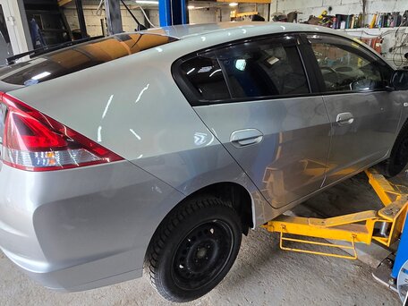 2013 Honda Insight II Рестайлинг, серый, 750000 рублей, вид 4