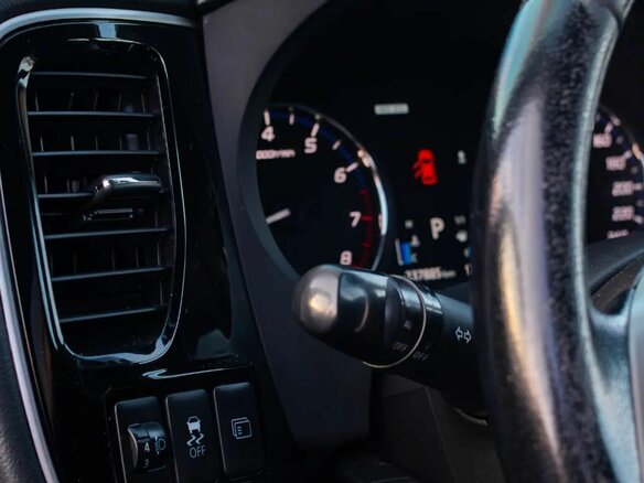 2013 Mitsubishi Outlander III, чёрный, 1350000 рублей - вид 10