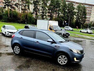 2014 Kia Rio 6-speed III, голубой, 570000 рублей, вид 2