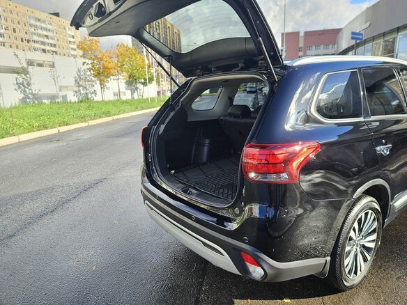2021 Mitsubishi Outlander III Рестайлинг 3, чёрный - вид 7