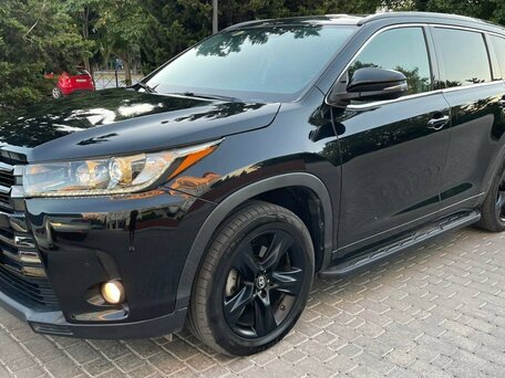 2020 Toyota Highlander III (XU50) Рестайлинг, чёрный, 3810000 рублей, вид 4