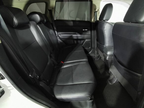 2018 Mitsubishi Outlander III Рестайлинг 2, серый, 1915150 рублей - вид 13