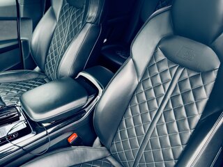 2018 Audi Q8 55 TFSI I (4M), белый, 3750000 рублей, вид 2