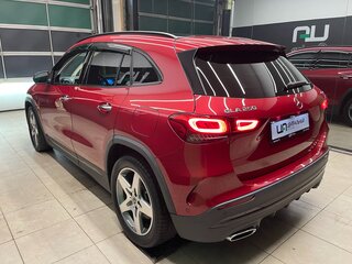 2020 Mercedes-Benz GLA 250 II (H247), красный, 3800000 рублей, вид 4