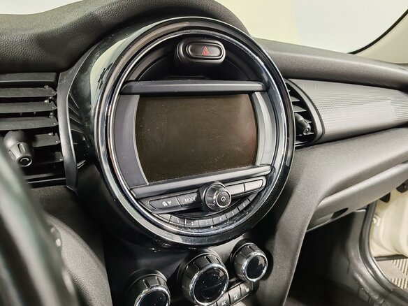 2016 Mini Hatch Cooper III (F55/F56), белый, 1499000 рублей - вид 11