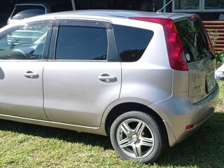 2010 Nissan Note I Рестайлинг, серый, 450000 рублей, вид 4