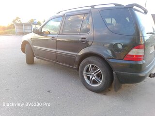 1998 Mercedes-Benz M-Класс 320 I (W163), чёрный, 500000 рублей, вид 4