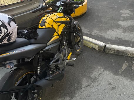 2022 Bajaj Pulsar NS 125, жёлтый, 175000 рублей, вид 4