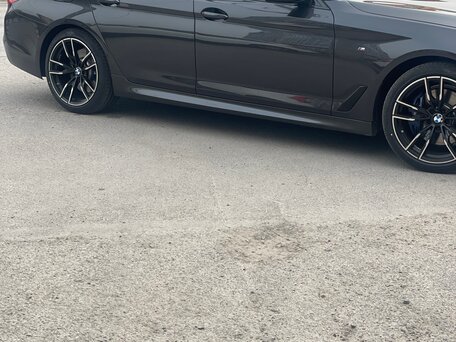 2019 BMW 5 серии 530i xDrive VII (G30/G31/G38), серый, 4800000 рублей, вид 3