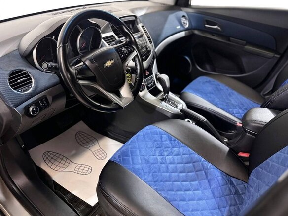 2011 Chevrolet Cruze I, бежевый, 559000 рублей - вид 5