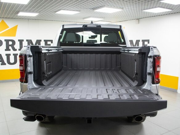 2026 Ram 1500 Crew Cab V Рестайлинг, серебристый, 10199000 рублей - вид 30