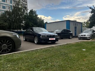 2000 BMW 5 серии 540i IV (E39) Рестайлинг, синий, 1450000 рублей, вид 4