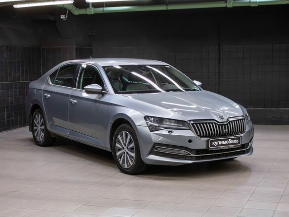 2021 Skoda Superb III Рестайлинг, серый, 1847000 рублей - вид 2