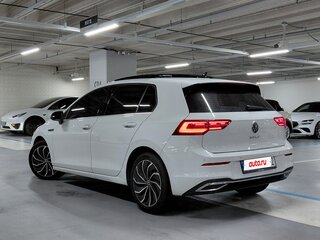 2023 Volkswagen Golf VIII, белый, 2300000 рублей, вид 4