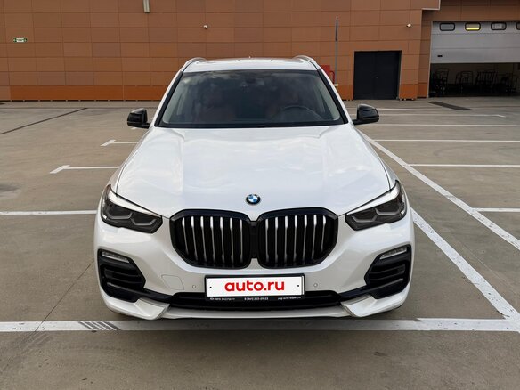 2020 BMW X5 25d IV (G05/G18), белый, 5100000 рублей - вид 1