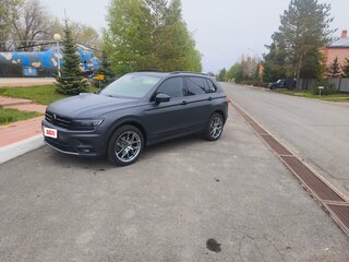 2020 Volkswagen Tiguan II, серый, 3848000 рублей, вид 1