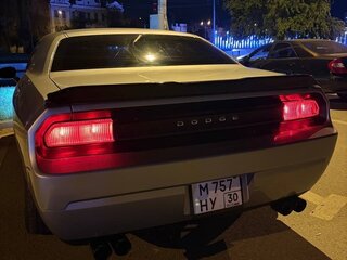 2014 Dodge Challenger III Рестайлинг, серый, 2400000 рублей, вид 4